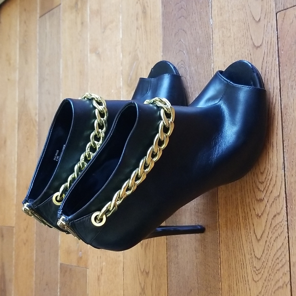 Steve Madden ankle booties